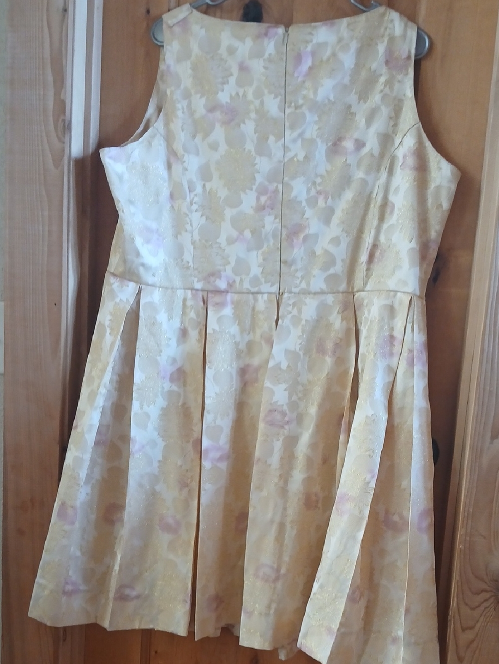 BB Dakota Gold Brocade Pink Floral Dress - Picture 5 of 5
